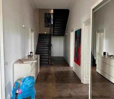 Toenisvorst Villa | Herrenhaus mit Pool-Landschaft