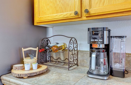 Hesperia House | Hesperia Home: Near Mojave River & Hiking Trails!