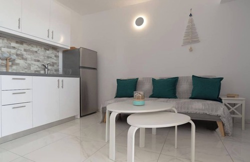 Logaras House | HH Bay | Luxury house by the sea