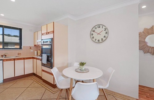 Avoca Beach Apartment | Hi Surf 8 - Beachfront Apartment