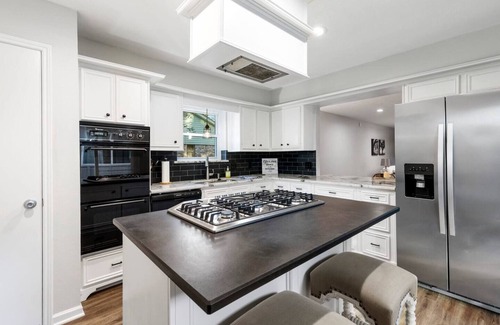 The Woodlands House | Hickory Haven-CLEAN-Updated - The Woodlands - Private home