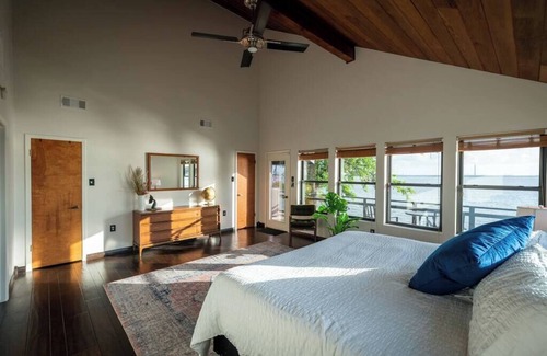 Barrett House | Hidden Bay Front W/Private Dock
