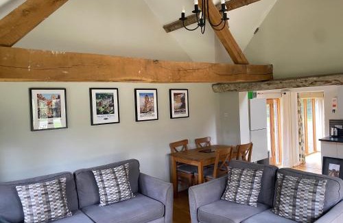 Henley-in-Arden House | Hidden cottages 2 bed cottage in peaceful surroundings with log burner