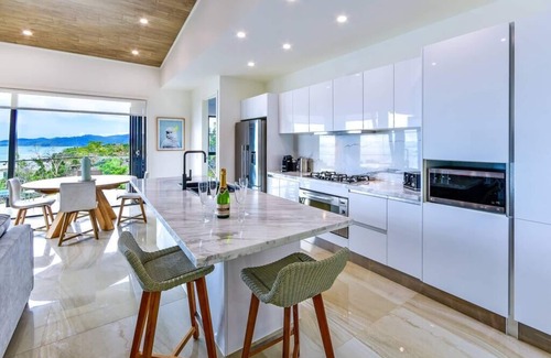 Hamilton Island Apartment | Hidden Cove 16 , Hidden Cove 16 on Hamilton Island