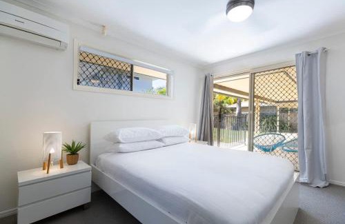 Mudjimba House | Hidden Gem at Mudjimba - Walk to Cafes & Surf Beach