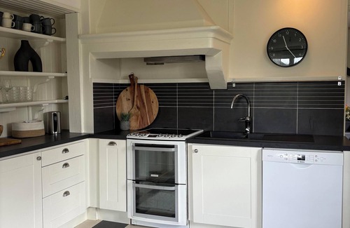 Norrkoping O House | Hidden gem in the countryside - spacious house with 5 bedrooms, 13 beds & large garden