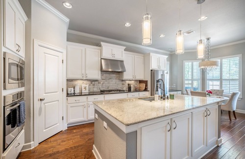 Oak Forest House | Hidden Luxe Oasis w/Pool 15 min to DT ATX!