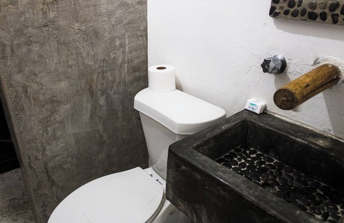 Santa Maria Hotel | Hidden Port Vhouse