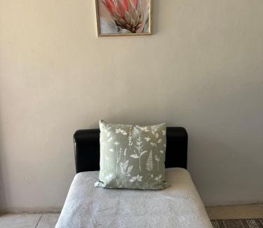 Quigney Beach House | Hide 2 On Rees