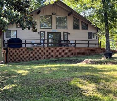 Montgomery House | Hideaway - 3 BR Home with PRIVATE POOL on wooded lot