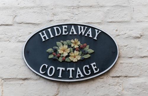 Bewdley House | Hideaway Cottage Bewdley with parking near the River Severn
