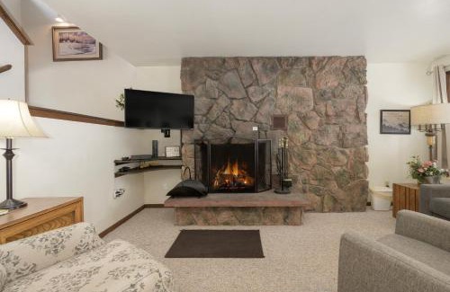Winter Park House | Hideaway Village Alpine 4