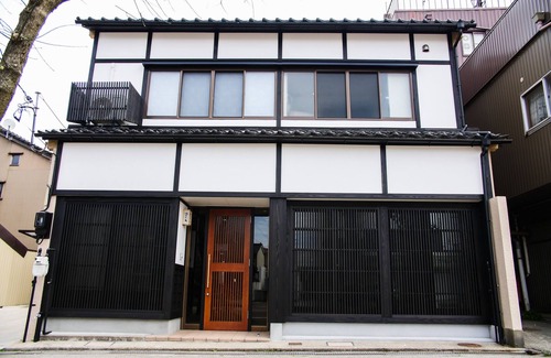 Kanazawa Ski Chalet | Higashiyama Tomarigi - Machiya near Higashi Chaya Geisha District