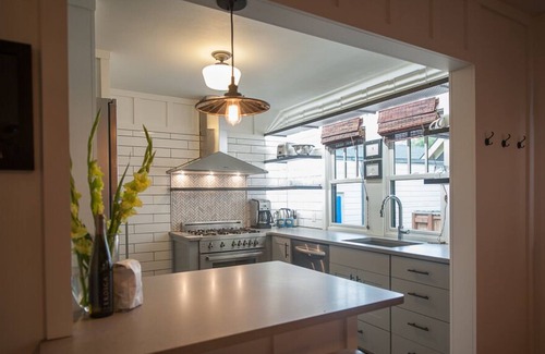 Downtown Bozeman Cottage | High End Cottage in Downtown Bozeman- 30 days +bookings