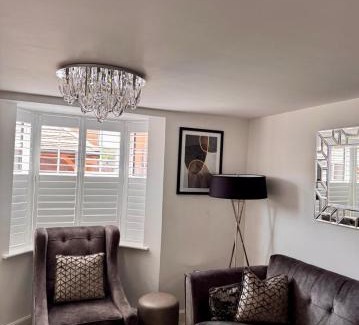 Ebbsfleet Valley House | HIGH END Spacious 4 Bed House - Free parking