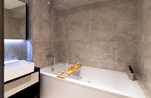 Bucharest Apartment | High Perspective