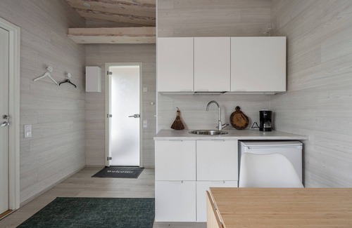 Vaajakoski Apartment | High-quality suite by the lake