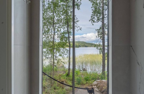 Vaajakoski Apartment | High-quality suite by the lake