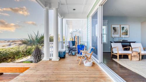 Ocean Point House | High Tide By AvantStay Incredible Beach Front Home w Pool