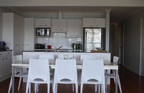 Wagstaffe House | 'High Views at Wagstaffe' by Accom Holidays