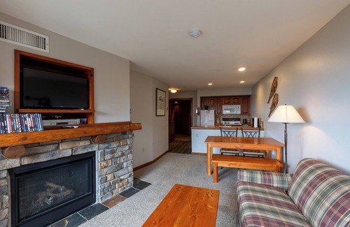 Snowshoe Hotel | Highland House