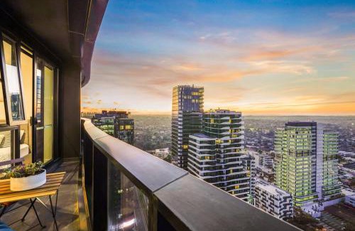 Box Hill Apartment | Highrise Skyline Spectacular View Luxury 2B2B1C