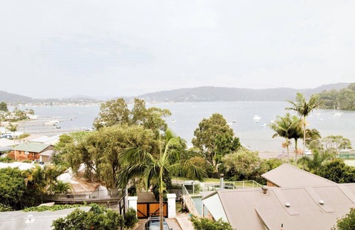 Pretty Beach Central Coast House | Highview House - Wifi, Pool and Views