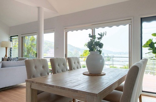 Pretty Beach Central Coast House | Highview House - Wifi, Pool and Views