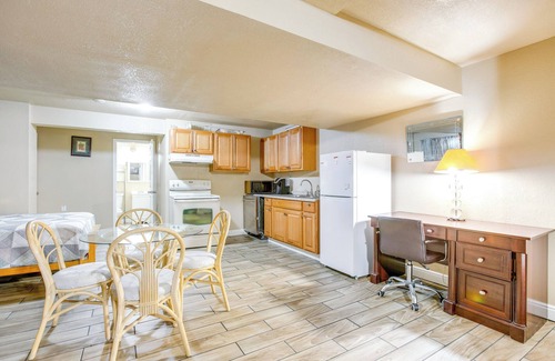 Dupont Apartment | Hike, Explore & More: Aurora Retreat w/Yard