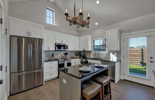 Fredericksburg Condo | Hill Country Wine Hideaway