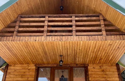 Plavya House | Hill Hut