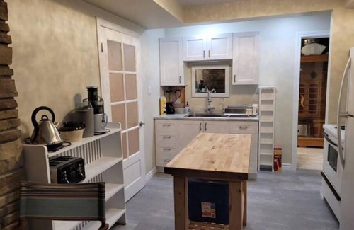 Tudor and Cashel Cottage | HILL TOP PARADISE WITH LAKE VIEW AND LAKE ACCESS