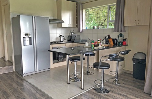 Greater Johannesburg Metropolitan Area Apartment | Hills and Dales Accommodation