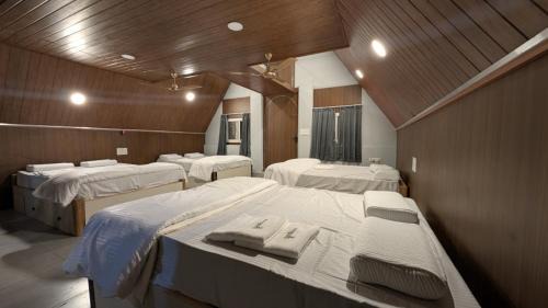 Sakleshpur Hotel | Hills & Chills