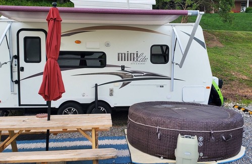 Waverly House | Hills of Lake White nThe perfect camping spot with all the amenities of home.