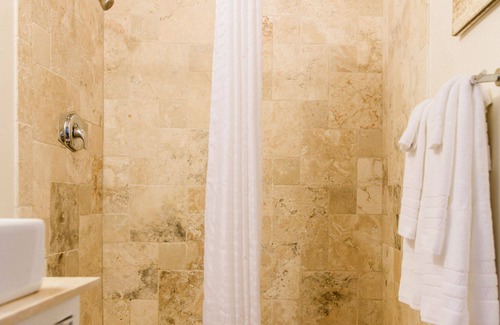 Castroville Hotel | Hillside Boutique Hotel