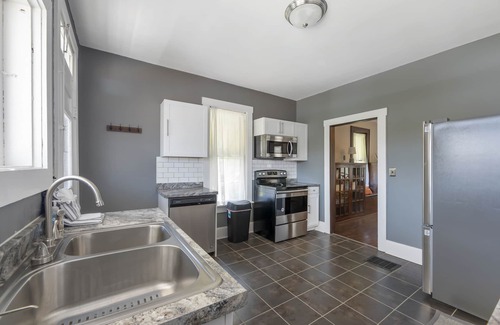 Logan House | Hillside Escape.your home away from home!