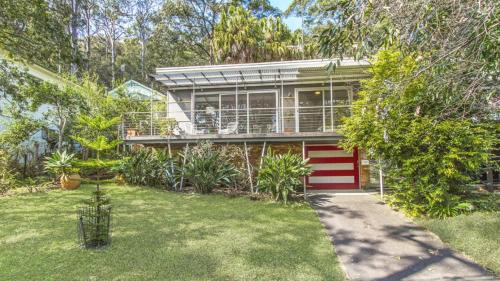 Pearl Beach House | Hillside Hideaway - Wifi & Pet Friendly