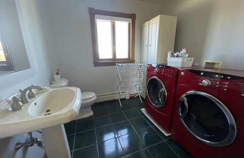 South Addison Cabin | Hillside Lodge with a gorgeous ocean view! - 10 min from the beach!
