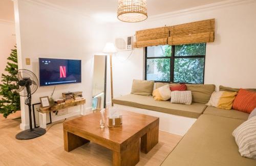 Morong Apartment | HILLSIDE Nest Townhouse in Subic Bay with Self-Serve Breakfast- Full AC, Monkeys, Pet Friendly with a Fee