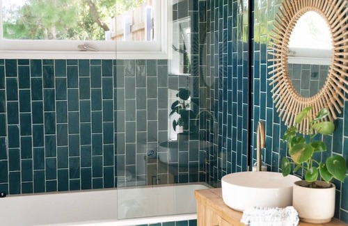 Currumbin Valley House | Hilltop Hideaway - Private Resort with pool, sauna and spa.