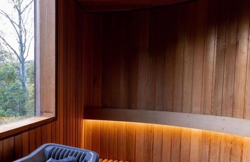 Currumbin Valley House | Hilltop Hideaway - Private Resort with pool, sauna and spa.
