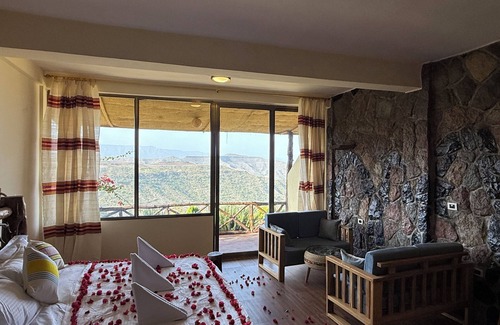 Lalibela Cabin | Hilltop Lodge - Lalibela