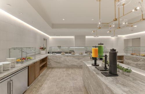 Anaheim Resort Hotel | Hilton Anaheim