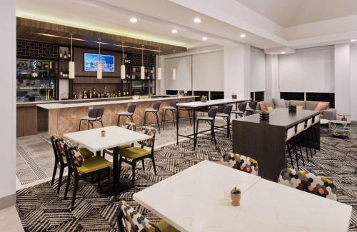Homewood Hotel | Hilton Garden Inn Birmingham/Lakeshore Drive