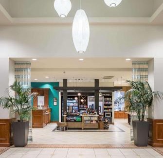 Lake Forest Hotel | Hilton Garden Inn Lake Forest Mettawa