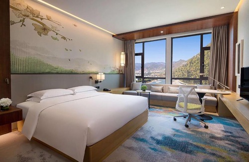 Lushui County Hotel | Hilton Garden Inn Nujiang