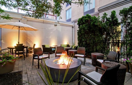 Burlington Hotel | Hilton Garden Inn Toronto/Burlington