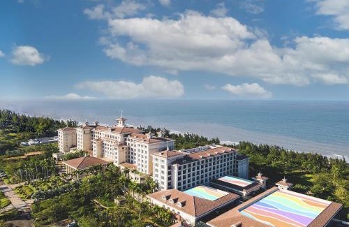 Meilan Resort | Hilton Haikou Meilan - Beachfront Hotel