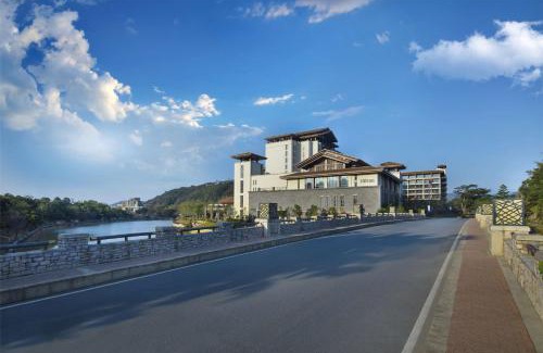 Longmen County Resort | Hilton Huizhou Longmen Resort